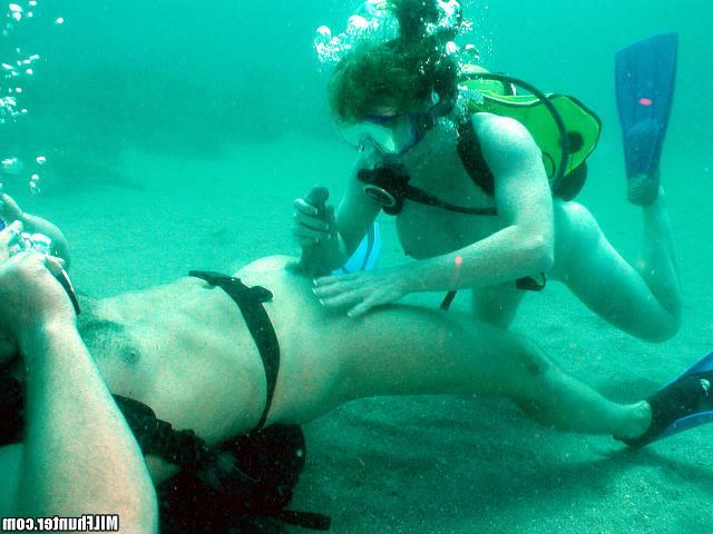 Аквалангист выебал тетку под водой 27 фотография