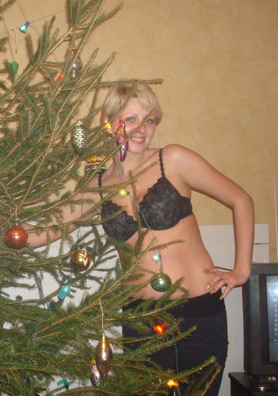 30 летняя Светлана решила стать подарком на праздник 2 фотография