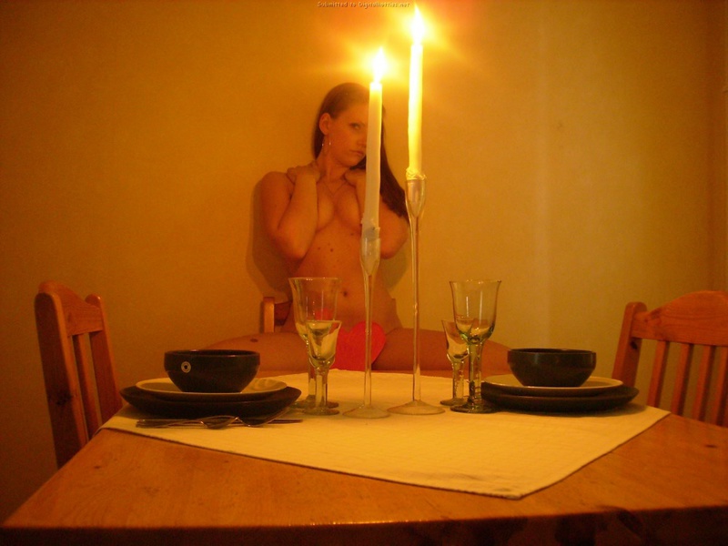 Сексуальный дьяволенок обожает романтику по вечерам 5 фотография