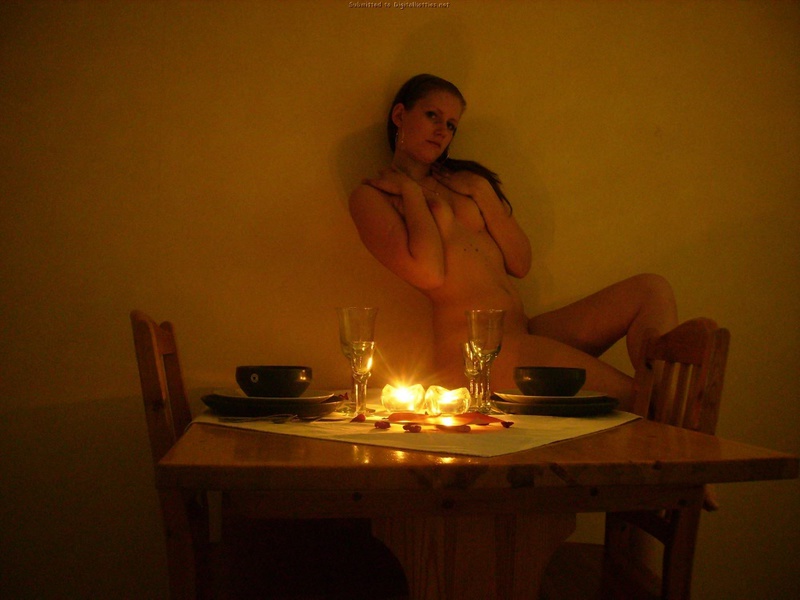 Сексуальный дьяволенок обожает романтику по вечерам 6 фотография